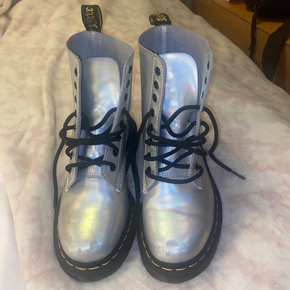 Dr Martens 1460 US 7 EU 38 iridescent / reflective